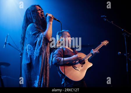 Sari Schorr si esibisce dal vivo all'o2 ritz manchester uk, 25 luglio 2023. Foto Stock