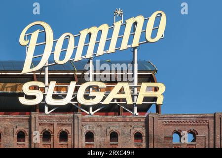 Domino Sugar Refinery, sviluppo misto Williamsburg, East River, New York City Brooklyn Foto Stock