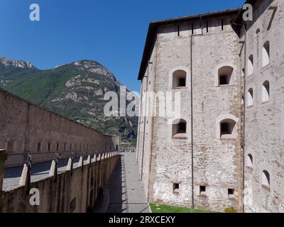 Vista dall'interno di forte di Bard (forte di Bard) nella regione Valle d'Aosta NW Italia, 24 settembre 2023 Foto Stock