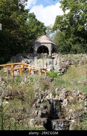 Il monastero ortodosso serbo Velika Remeta è uno dei più antichi dei 16 monasteri di Fruska Gora, Serbia. Il monastero è dedicato a San Demetr Foto Stock