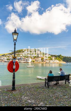 Dartmouth, Regno Unito - 14 settembre 2023: Vista da Bayard Cove di Dartmouth, sul fiume Dart, con Kingswear sullo sfondo Foto Stock
