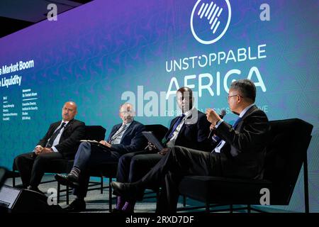 New York, New York, USA. , . Sanjeev Gupta, Martin Kingston, Dr. Foneth Akum, Bo li durante la 2023 UNSTOPPABLE AFRICA Conference presentata da Global African Business Initiative, tenutasi al Westin Grand Central di New York, settembre 21-22 2023. Crediti: Jennifer Graylock/Alamy Live News Foto Stock