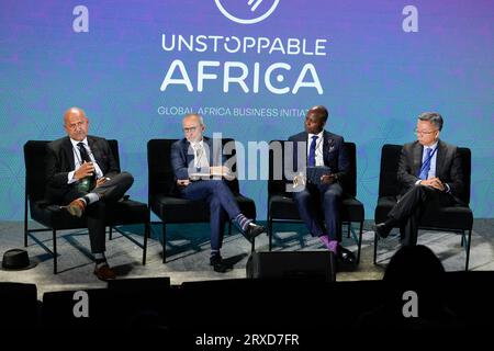 New York, New York, USA. , . Sanjeev Gupta, Martin Kingston, Dr. Foneth Akum, Bo li durante la 2023 UNSTOPPABLE AFRICA Conference presentata da Global African Business Initiative, tenutasi al Westin Grand Central di New York, settembre 21-22 2023. Crediti: Jennifer Graylock/Alamy Live News Foto Stock