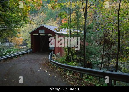 Covered Bridge, McConnell's Mill State Park, Pennsylvania Foto Stock