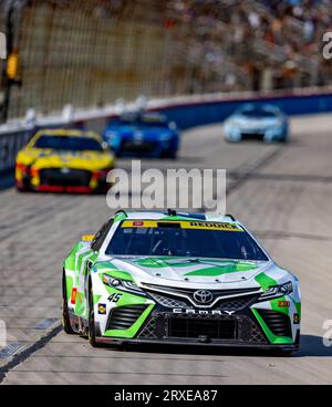 Fort Worth, Texas - 24 settembre 2023: Piloti che gareggiano nella NASCAR Autotrader EchoPark Automotive 400 presso il Texas Motor Speedway. Crediti: Nick Paruch/Alamy Live News Foto Stock