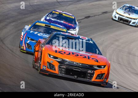 Fort Worth, Texas - 24 settembre 2023: Piloti che gareggiano nella NASCAR Autotrader EchoPark Automotive 400 presso il Texas Motor Speedway. Crediti: Nick Paruch/Alamy Live News Foto Stock