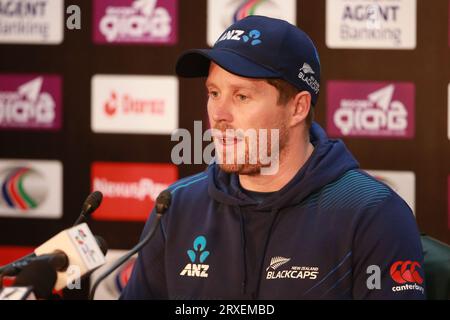 Henry Nicholls, giocatore di cricket neozelandese, partecipa alla conferenza stampa pre-partita allo Sher-e-Bangla National Cricket Stadium (SBNCS) di Mirpur, Dacca, Bangladesh Foto Stock