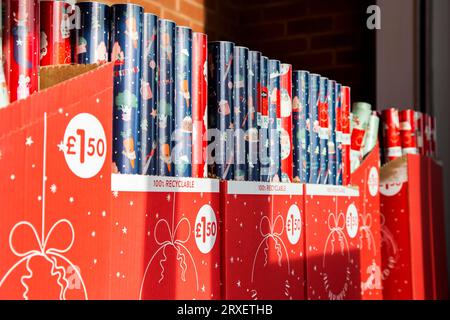 Negozio di B&M presso il centro commerciale Exeter nel Devon Foto Stock