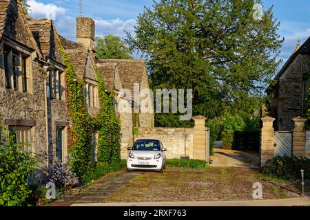 Cottage a Burford nell'Oxfordshire Foto Stock