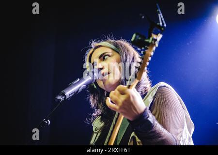 Berna, Svizzera. 23 settembre 2023. La cantante e cantautrice americana Geena Fontanella esegue un concerto dal vivo al Bierhübeli di Berna. (Foto: Gonzales Photo - Tilman Jentzsch). Foto Stock