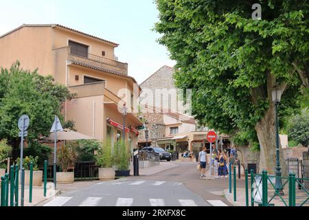 Maggio 29 2023 - Porto-Vecchio, Corsica in Francia: Il bellissimo villaggio con stradine Foto Stock