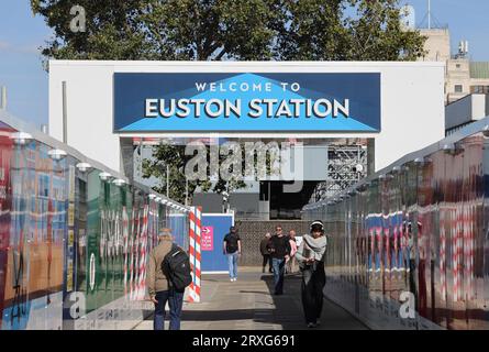 L’estensione HS2 da Old Oak Common al terminal centrale di Euston è incerta, in quanto, insieme alla tratta settentrionale, il governo considera la demolizione o il ritardo del grande progetto infrastrutturale che ha causato una reazione da parte dell’industria e delle imprese, Regno Unito Foto Stock