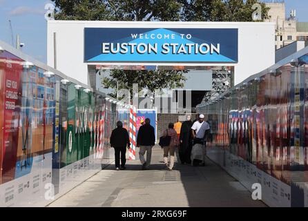 L’estensione HS2 da Old Oak Common al terminal centrale di Euston è incerta, in quanto, insieme alla tratta settentrionale, il governo considera la demolizione o il ritardo del grande progetto infrastrutturale che ha causato una reazione da parte dell’industria e delle imprese, Regno Unito Foto Stock