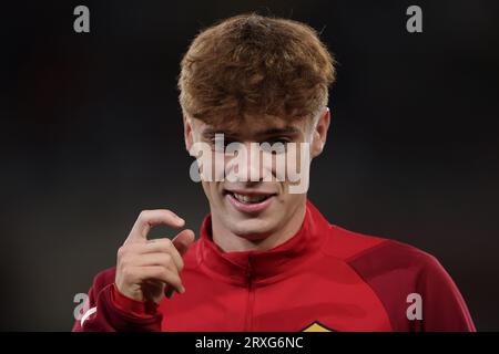 Torino, Italia. 24 settembre 2023. Nicola Zalewski della AS Roma reagisce durante il riscaldamento prima della partita di serie A allo Stadio grande Torino, Torino. Il credito fotografico dovrebbe leggere: Jonathan Moscrop/Sportimage Credit: Sportimage Ltd/Alamy Live News Foto Stock