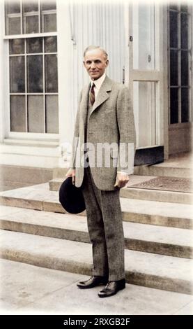 Henry Ford, lascia la Casa Bianca dopo aver chiamato il presidente. Nel 1927, Ford venne a Washington per assistere ad una cena data la notte precedente a T. Foto Stock