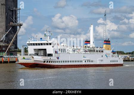 AG EMS Borkum Ferry «Ostfriesland» nel porto di Emden, Germania Foto Stock