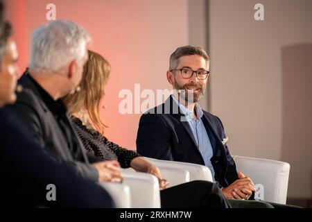 Vienna, Austria. 25 settembre 2023. Conferenza scientifica: „Künstliche Intelligenz - worauf vertrauen wir noch?“ ospitato dal ministero austriaco per l'istruzione, la scienza e la ricerca e „die Presse“ con Jakob Zirm, Assoz. Prof. DI Dr. Clemens Heitzinger, Dr. Stefan Strauß, Dr.in Eugenia Stamboliev, Univ.-Prof. MAG. Dr. Matthias C. Kettemann, LL.M. (Harvard) ©Andreas Stroh Credit: Andreas Stroh/Alamy Live News Foto Stock