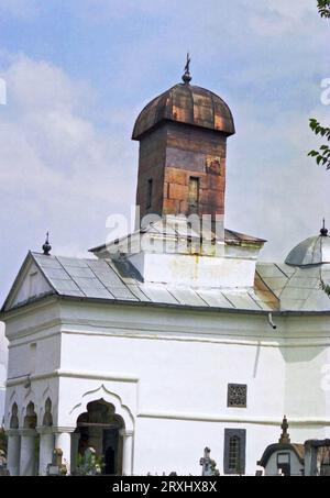 Sitaru, Contea di Ialomita, Romania, circa 2000. Esterno della chiesa cristiana ortodossa del XVIII secolo nel villaggio di Sitaru (ex Grecii de Mijloc). Foto Stock