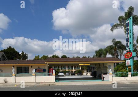 SANTA ANA, CALIFORNIA - 17 SETTEMBRE 2023: The Golden West Motel su Main Street Foto Stock