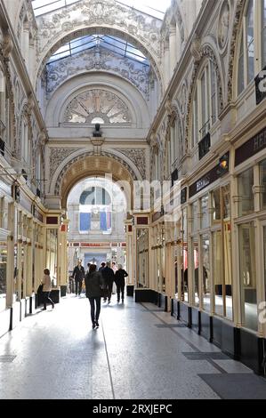 FRANCIA. LOIRE ATLANTIQUE (44) NANTES. PASSAGE POMMERAYE È UNA GALLERIA DI NEGOZI ISPIRATA ALL'ART DÉCO RISALENTE AL 1843. È OPERA DI LOUIS POMMERAYE, Foto Stock