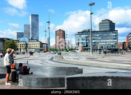 Lo skyline del centro di Malmö combina architettura moderna con vecchi edifici storici. Malmö, Svezia. Foto Stock