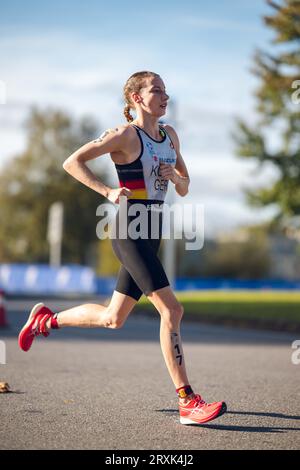 Annika Koch partecipa a Pontevedra nel World Triathlon Championship Series 2023. Foto Stock