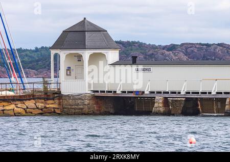 Kallbadhus, il bagno freddo di Lysekil, Bohuslän, contea di Västra Götaland, Svezia, Scandinavia, Europa. Foto Stock