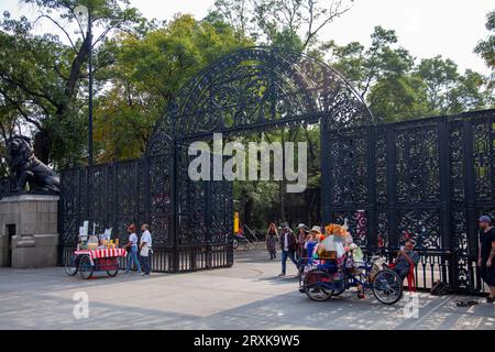 Parco Puerta de los Leones de Chapultepec, ingresso al Parco Chapultepec a città del Messico, Messico Foto Stock