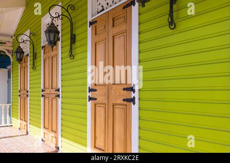 Repubblica Dominicana, colorate strade coloniali di Puerto Plata. Foto Stock