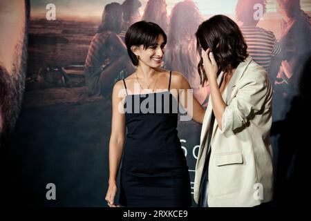 ROMA, ITALIA - 2023/09/25: Gli ospiti partecipano al photocall della serie Sky un'estate fa a Ripa grande. (Foto di Giovanna Onofri) Foto Stock