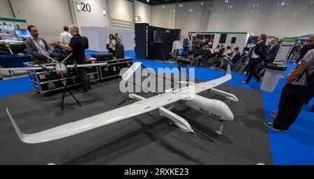 Excel, Londra, Regno Unito. 26 settembre 2023. Un evento leader nel Regno Unito per Rotorcraft apre ad Excel, che comprende Helitech, Drone X e Advanced AirMobility Expo. La tecnologia dei droni domina l'esposizione. Crediti: Malcolm Park/Alamy Live News Foto Stock