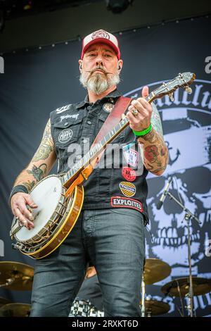 Horsens, Danimarca. 12 agosto 2023. Il gruppo punk rock danese Skullclub esegue un concerto dal vivo durante il festival metal danese Jailbreak 2023 a Horsens. (Foto: Gonzales Photo - Sebastian Dammark). Foto Stock