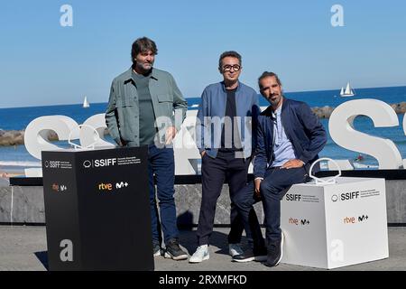 , Berto Romero,Alberto de Toro,Andreu Buenafuente, attento alla foto chiamata 'El otro Lado' durante il 71° Festival Internazionale del Cinema di San Sebastian a Kursaal il 24 settembre 2023 a San Sebastian, in Spagna. (Foto di Yurena Paniagua/COOLMedia/NurPhoto) Foto Stock