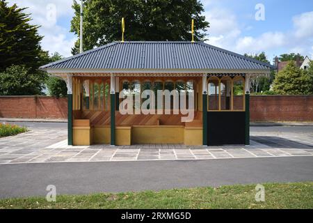 Public Shelter Cliff Hill Top Walk Penarth, Galles del Sud, Regno Unito Foto Stock