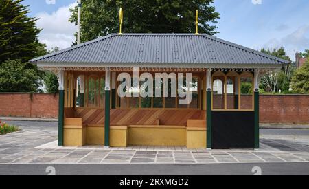 Public Shelter Cliff Hill Top Walk Penarth, Galles del Sud, Regno Unito Foto Stock
