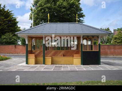 Public Shelter Cliff Hill Top Walk Penarth, Galles del Sud, Regno Unito Foto Stock