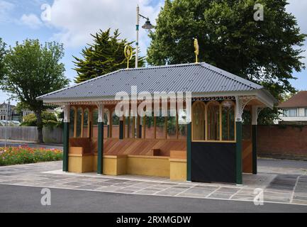 Public Shelter Cliff Hill Top Walk Penarth, Galles del Sud, Regno Unito Foto Stock