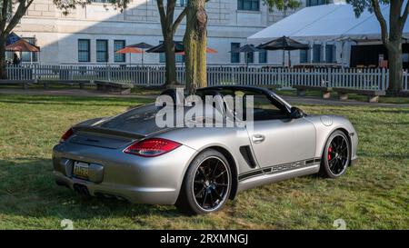 DETROIT, mi/USA - 23 SETTEMBRE 2023: Una Porsche Boxster Spyder del 2011, Detroit Concours 'd Elegance. Foto Stock