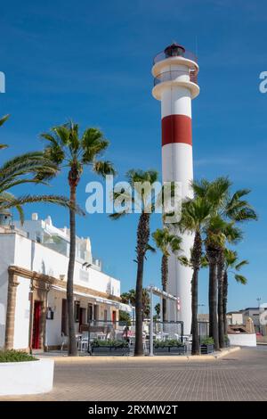 Rota, Cadice, Spagna - 23 settembre 2023: Vista del faro di Rota, una bellissima cittadina costiera nella provincia di Cadice, Andalusia meridionale Foto Stock