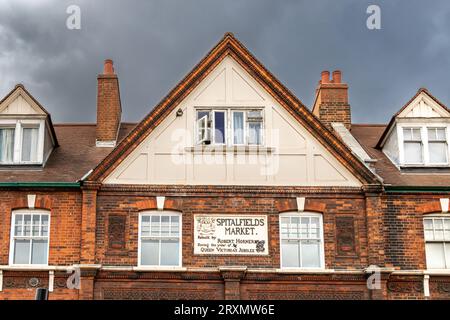 L'edificio esterno presso l'Old Spitalfields Market sulla Commercial Road, Londra E1 Foto Stock