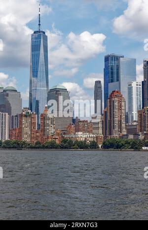 Distretto finanziario di New York: La punta di Manhattan tranne Battery Park City. Vista da St Traghetto George-Midtown. Foto Stock
