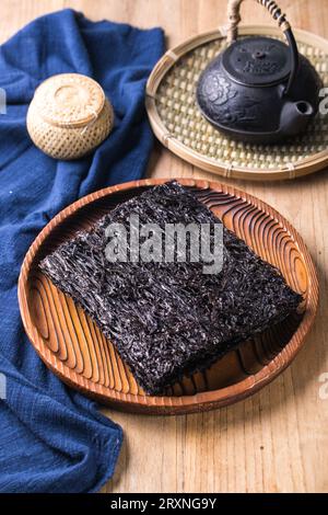 Nori se ne va. Alghe secche croccanti. cucina tradizionale cinese, lavatrice secca Foto Stock