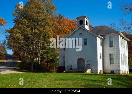 Vecchia chiesa, ora vuota, a Boston Township, Ohio, entro i confini del Cuyahoga Valley National Park Foto Stock