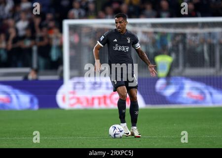 Torino, Italia. 26 settembre 2023. Danilo Luiz da Silva della Juventus FC controlla la palla durante la partita di serie A tra Juventus FC e Us Lecce allo stadio Allianz il 26 settembre 2023 a Torino. Crediti: Marco Canoniero/Alamy Live News Foto Stock