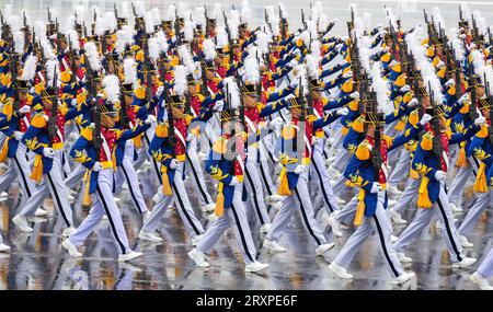 Seongnam, Corea del Sud. 26 settembre 2023. I cadetti sudcoreani marciano durante una cerimonia che segna il 75° anniversario della fondazione della giornata delle forze armate del paese presso la base aerea di Seoul. L'esercito sudcoreano ha presentato missili ad "alta potenza" e altri sistemi di armi chiave il 26 settembre in occasione del 75° anniversario della fondazione delle sue forze armate in un apparente avvertimento contro le minacce nucleari e militari della Corea del Nord. (Foto di Kim Jae-Hwan/SOPA Images/Sipa USA) credito: SIPA USA/Alamy Live News Foto Stock