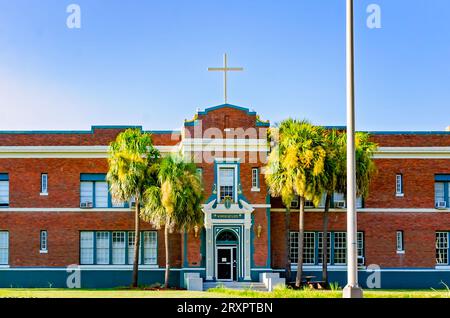 Wing of Life, situato nell'ex quartiere di St Joseph’s Catholic School, è raffigurato, 23 settembre 2023, in Mobile, Alabama. Foto Stock