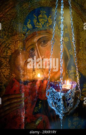 Un'icona Eleusa della Beata madre di Dio con Gesù bambino. Il monastero di Žitomislić, Bosnia ed Erzegovina. Foto Stock