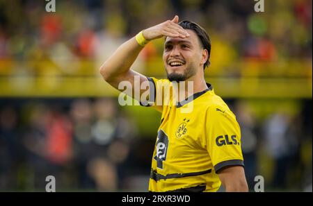 Dortmund, Germania. 23 settembre 2023. Ramy Bensebaini (BVB) Borussia Dortmund - VfL Wolfsburg 23.09.2023 Copyright (nur für journalistische Zwecke) di Foto Stock