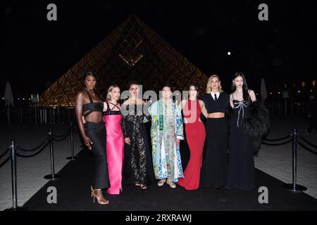 Parigi, Francia. 26 settembre 2023. Aya Nakamura, Amanda Seyfried, Penelope Cruz, Isabella Rossellini, Emma Chamberlain, chiara Ferragni e He Cong hanno partecipato al Lancome X Louvre Photocall nell'ambito della Paris Fashion Week a Parigi, in Francia, il 26 settembre 2023. Foto di Aurore Marechal/ABACAPRESS.COM credito: Abaca Press/Alamy Live News Foto Stock