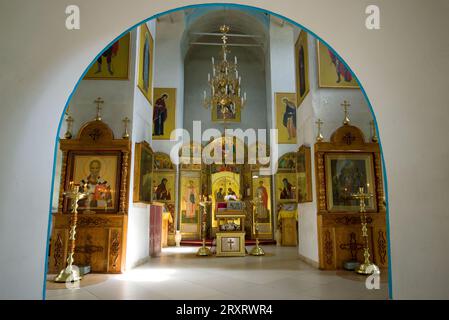 PORKHOV, RUSSIA - 11 GIUGNO 2018: L'interno della vecchia cattedrale Nikolsky Foto Stock